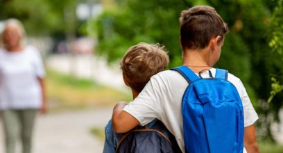 Sortie des classes en maternelle : l'enseignant peut-il refuser de remettre l'enfant à une personne non identifiée ?